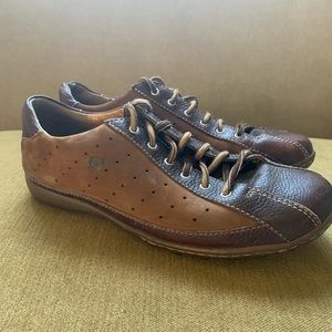 BORN Hawkeye Walking shoe lace up brown W9